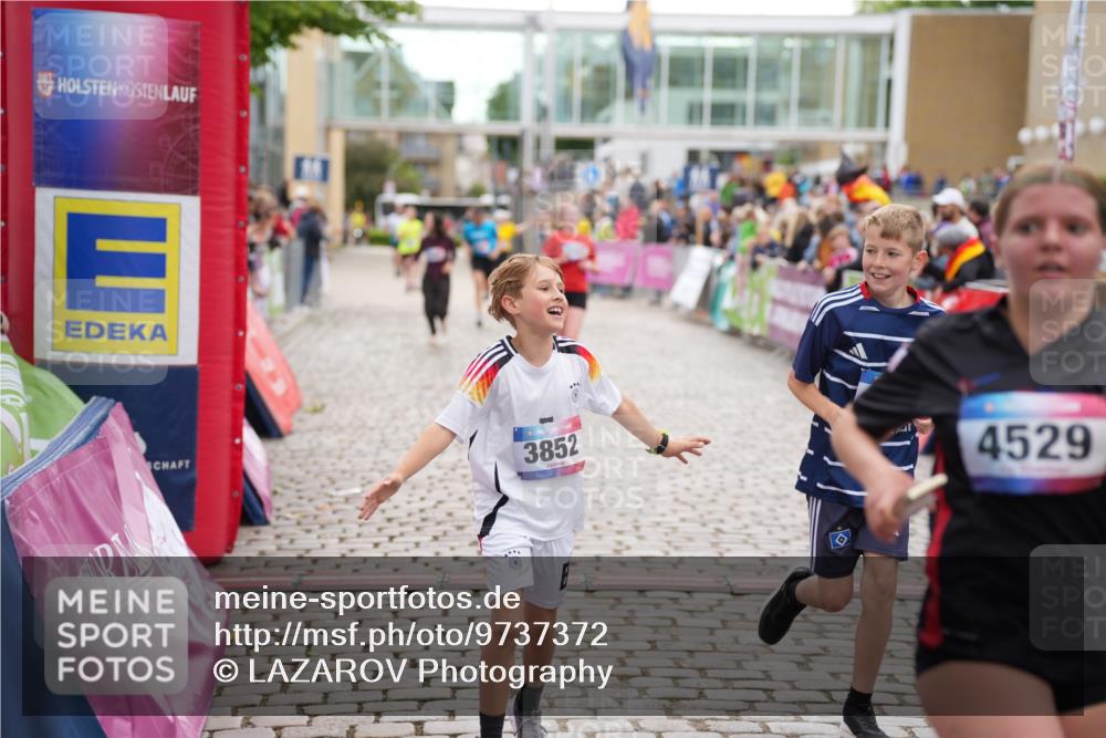 12.06.2026 - Holstenköstenlauf LAZAROV Photography http://msf.ph/oto/9737372 12.06.2026 18:07:42 Laufen 3323, 3852, 3853, 4072, 4493, 4529, 4535 meine-sportfotos.de
