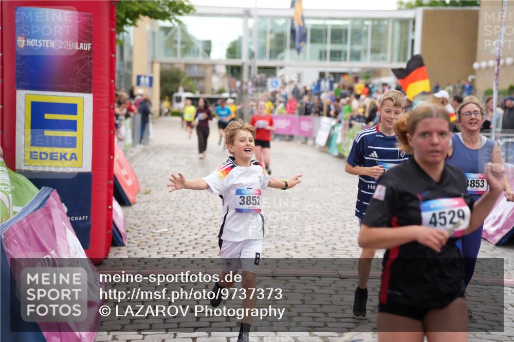 12.06.2026 - Holstenköstenlauf LAZAROV Photography http://msf.ph/oto/9737373 12.06.2026 18:07:42 Laufen 3323, 3852, 3853, 4072, 4493, 4529, 4535 meine-sportfotos.de