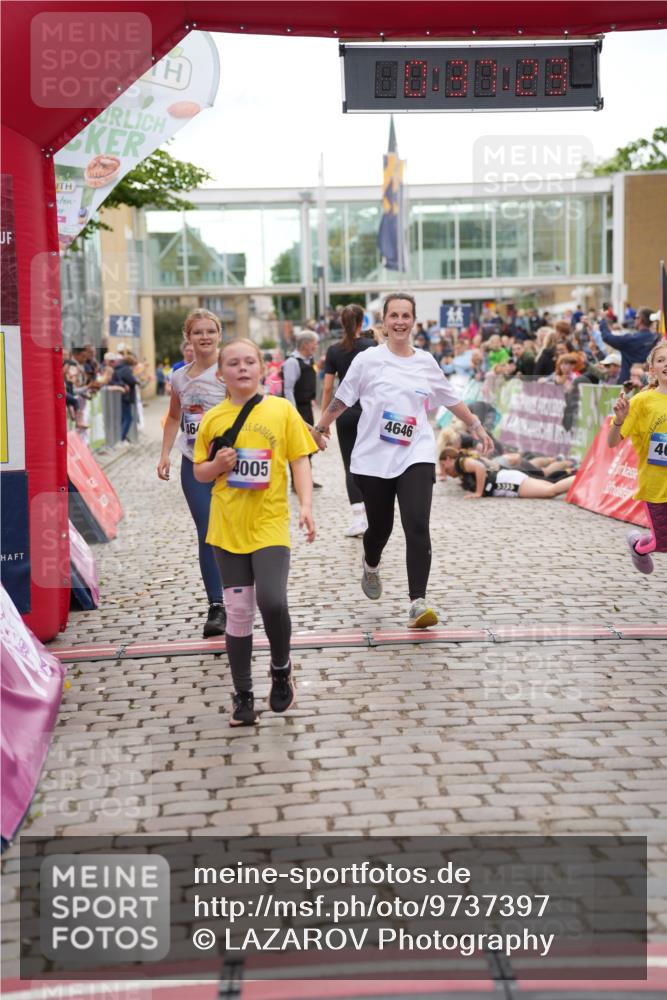 12.06.2026 - Holstenköstenlauf LAZAROV Photography http://msf.ph/oto/9737397 12.06.2026 18:07:21 Laufen 3030, 3280, 3281, 4001, 4005, 4644, 4646 meine-sportfotos.de
