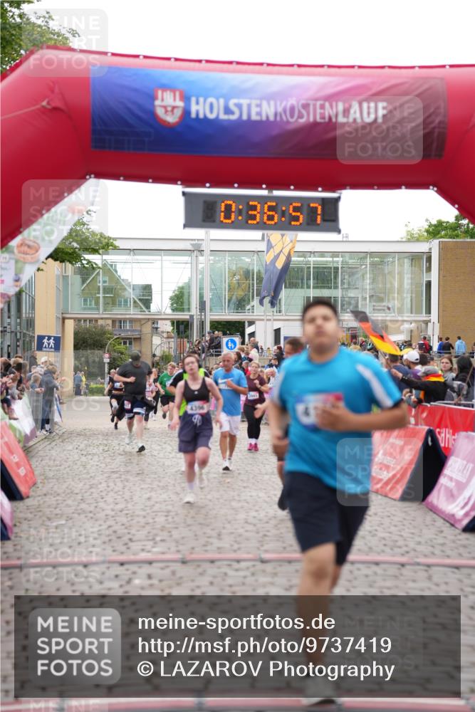 12.06.2026 - Holstenköstenlauf LAZAROV Photography http://msf.ph/oto/9737419 12.06.2026 18:06:55 Laufen 3129, 3941, 4100, 4138, 4199, 4395, 4396, 4627, 4870 meine-sportfotos.de