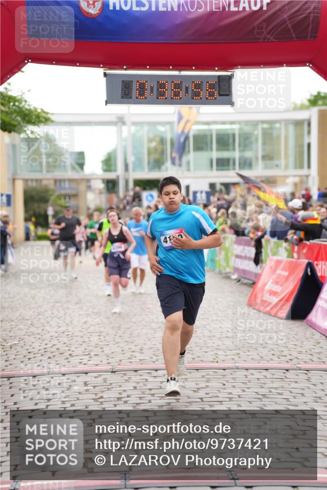 12.06.2026 - Holstenköstenlauf LAZAROV Photography http://msf.ph/oto/9737421 12.06.2026 18:06:54 Laufen 3129, 3941, 4100, 4199, 4395, 4396, 4627 meine-sportfotos.de