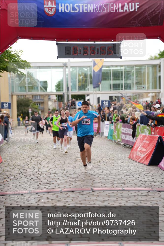12.06.2026 - Holstenköstenlauf LAZAROV Photography http://msf.ph/oto/9737426 12.06.2026 18:06:53 Laufen 3129, 4100, 4199, 4395, 4396, 4627 meine-sportfotos.de