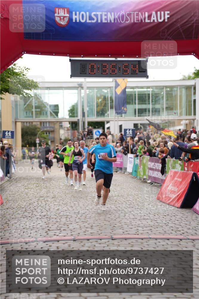12.06.2026 - Holstenköstenlauf LAZAROV Photography http://msf.ph/oto/9737427 12.06.2026 18:06:53 Laufen 3129, 4100, 4199, 4395, 4396, 4627 meine-sportfotos.de