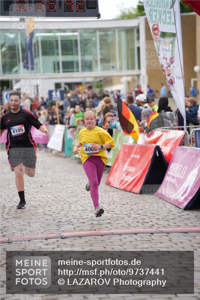 12.06.2026 - Holstenköstenlauf LAZAROV Photography http://msf.ph/oto/9737441 12.06.2026 18:06:40 Laufen 4006, 4105, 4140 meine-sportfotos.de