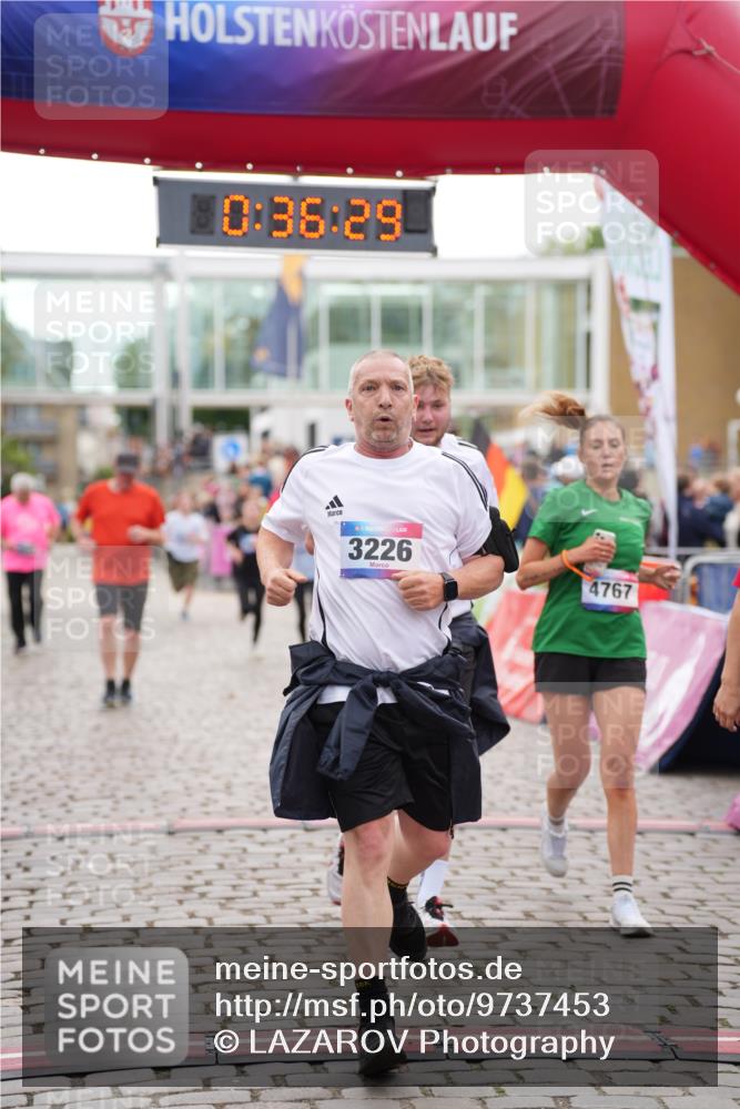 12.06.2026 - Holstenköstenlauf LAZAROV Photography http://msf.ph/oto/9737453 12.06.2026 18:06:28 Laufen 3225, 3226, 3322, 3498, 3926, 3929, 4324, 4404, 4767, 4902 meine-sportfotos.de