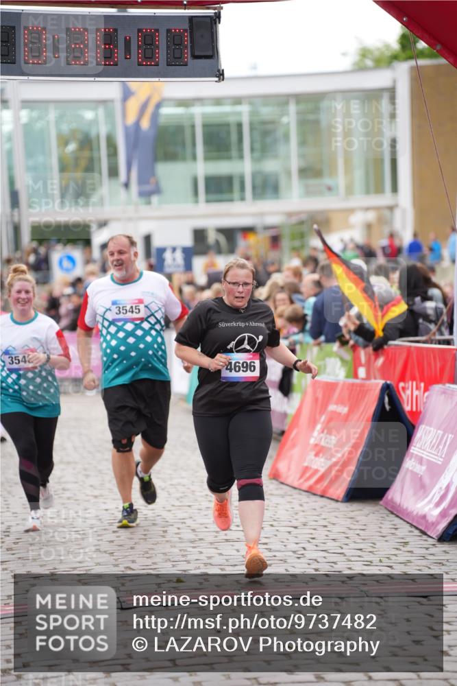 12.06.2026 - Holstenköstenlauf LAZAROV Photography http://msf.ph/oto/9737482 12.06.2026 18:06:06 Laufen 3545, 3546, 4059, 4141, 4403, 4673, 4696 meine-sportfotos.de