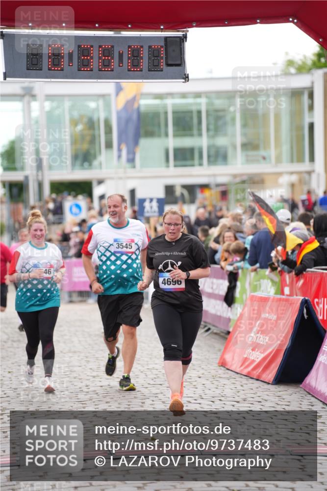 12.06.2026 - Holstenköstenlauf LAZAROV Photography http://msf.ph/oto/9737483 12.06.2026 18:06:05 Laufen 3545, 3546, 4059, 4403, 4673, 4696 meine-sportfotos.de