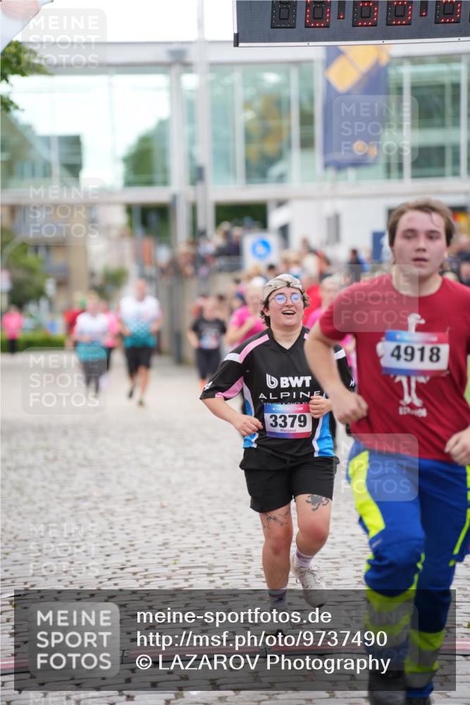 12.06.2026 - Holstenköstenlauf LAZAROV Photography http://msf.ph/oto/9737490 12.06.2026 18:05:57 Laufen 3379, 3815, 4737, 4738, 4918 meine-sportfotos.de