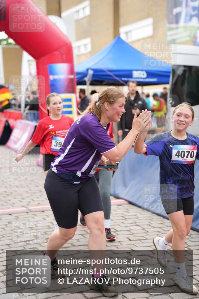 12.06.2026 - Holstenköstenlauf LAZAROV Photography http://msf.ph/oto/9737505 12.06.2026 18:05:41 Laufen 3613, 3728, 3986, 3988 meine-sportfotos.de