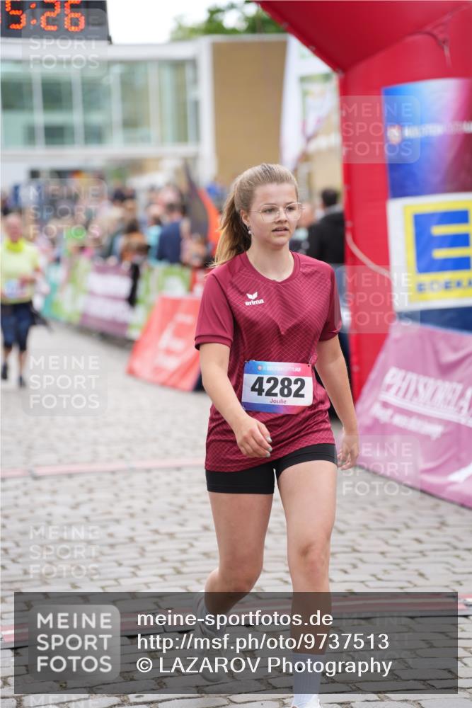 12.06.2026 - Holstenköstenlauf LAZAROV Photography http://msf.ph/oto/9737513 12.06.2026 18:05:24 Laufen 3770, 4282 meine-sportfotos.de
