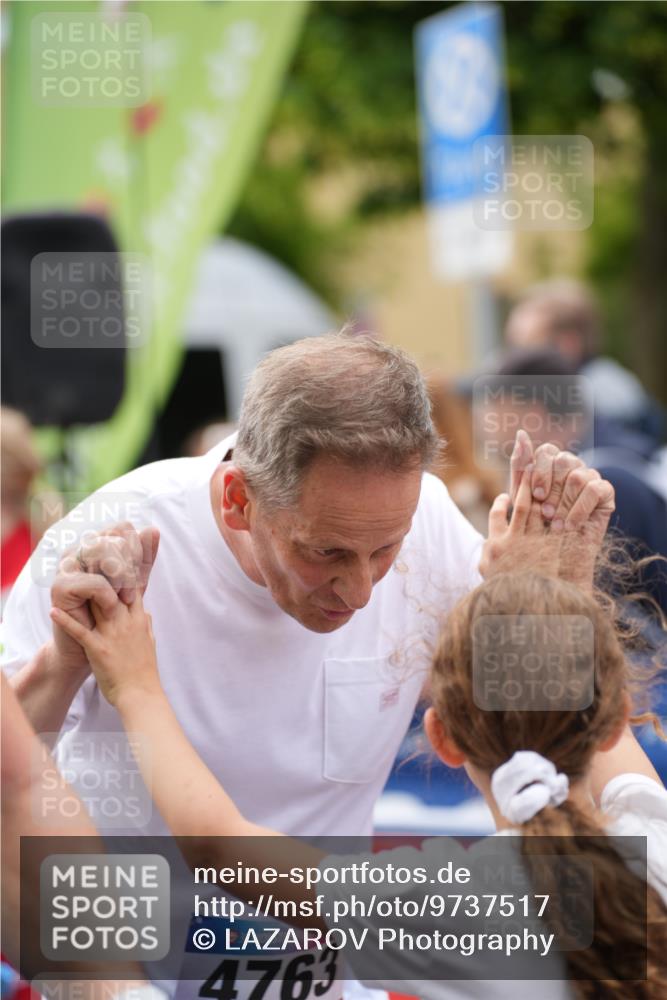 12.06.2026 - Holstenköstenlauf LAZAROV Photography http://msf.ph/oto/9737517 12.06.2026 18:04:42 Laufen 3408, 3410, 3425, 3426, 3427, 3735, 3744, 3746, 3943, 3944, 4328, 4449, 4826 meine-sportfotos.de