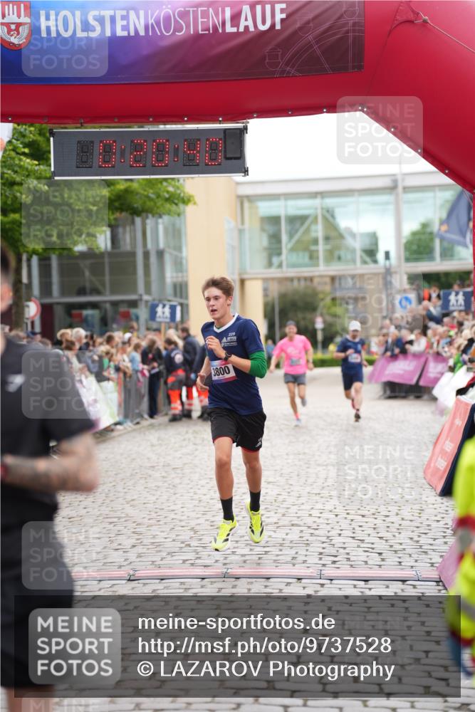 12.06.2026 - Holstenköstenlauf LAZAROV Photography http://msf.ph/oto/9737528 12.06.2026 17:50:38 Laufen 3499, 3800, 4323, 4894 meine-sportfotos.de