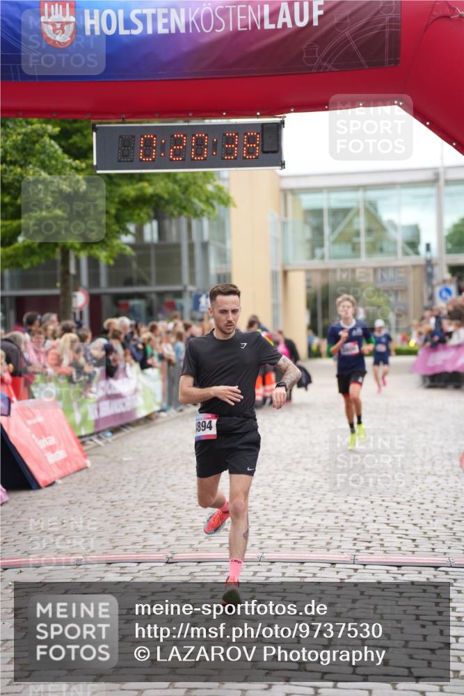 12.06.2026 - Holstenköstenlauf LAZAROV Photography http://msf.ph/oto/9737530 12.06.2026 17:50:37 Laufen 3499, 3800, 4323, 4894 meine-sportfotos.de
