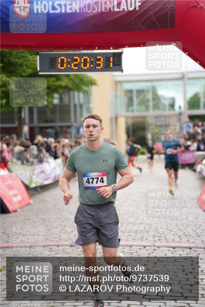 12.06.2026 - Holstenköstenlauf LAZAROV Photography http://msf.ph/oto/9737539 12.06.2026 17:50:29 Laufen 3297, 4500, 4650, 4774, 4894 meine-sportfotos.de