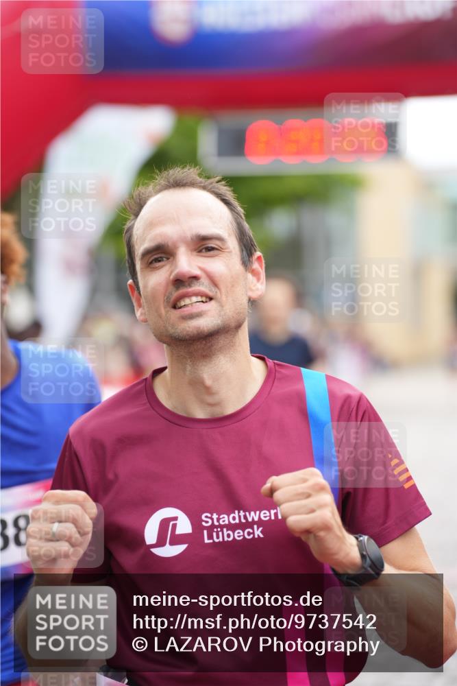 12.06.2026 - Holstenköstenlauf LAZAROV Photography http://msf.ph/oto/9737542 12.06.2026 17:50:23 Laufen 3149, 3819, 4595, 4774 meine-sportfotos.de