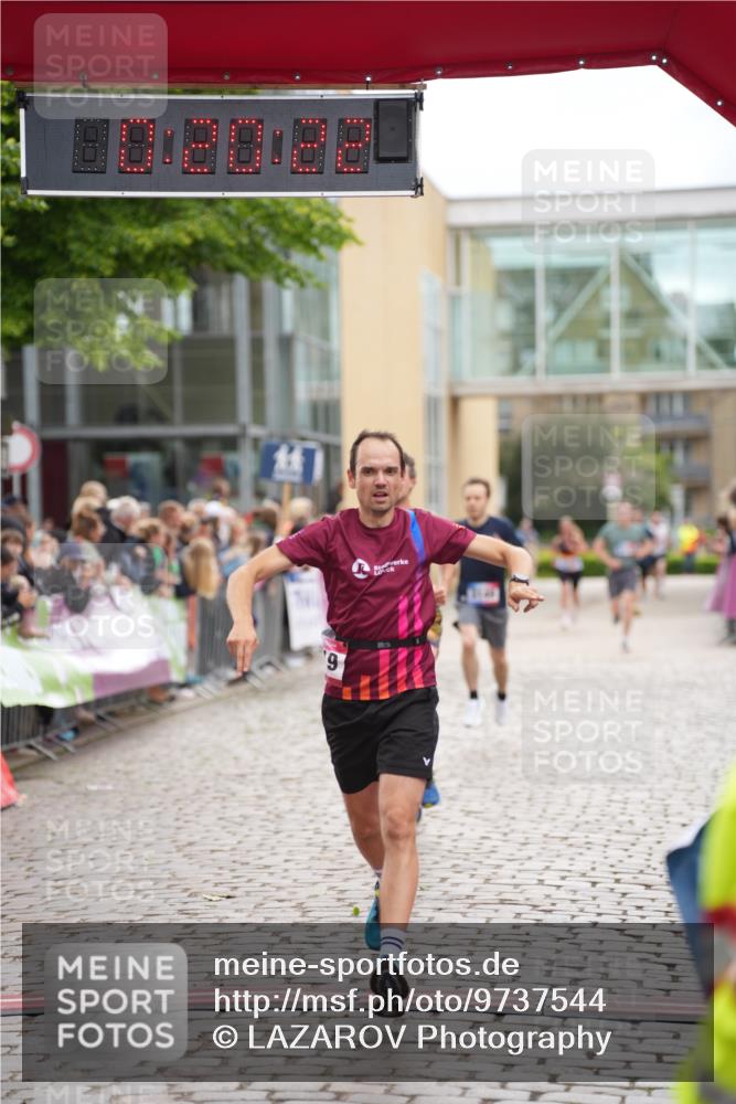 12.06.2026 - Holstenköstenlauf LAZAROV Photography http://msf.ph/oto/9737544 12.06.2026 17:50:20 Laufen 3149, 3819, 4595, 4709 meine-sportfotos.de