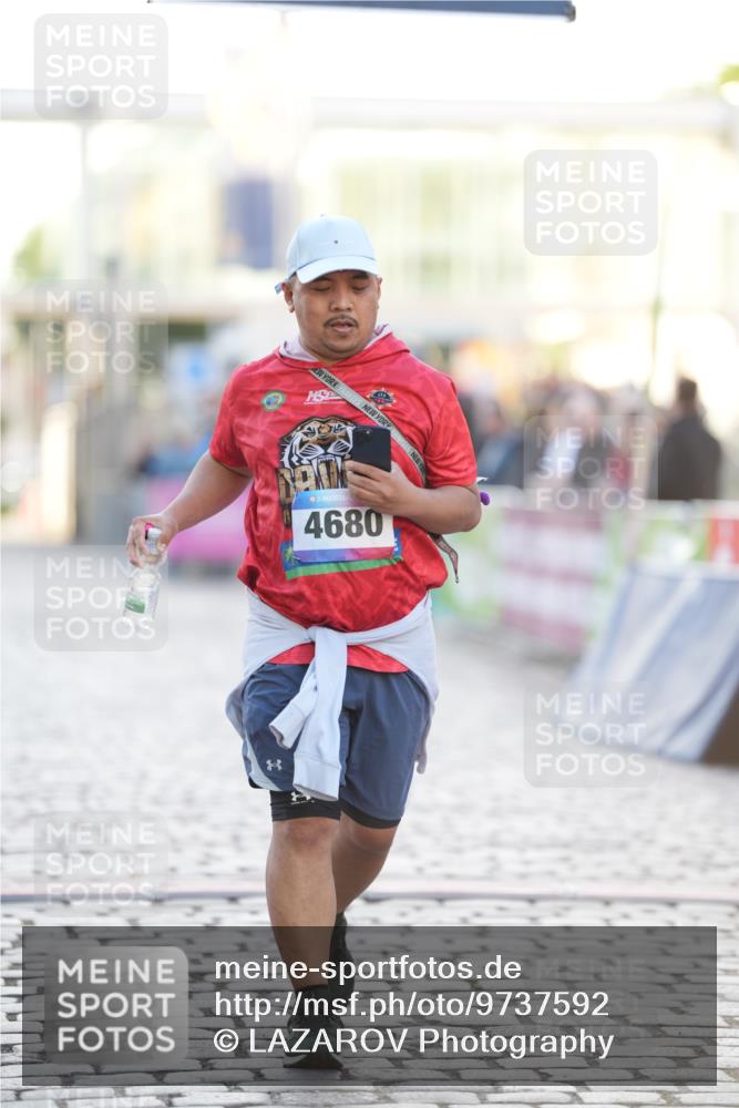 12.06.2026 - Holstenköstenlauf LAZAROV Photography http://msf.ph/oto/9737592 12.06.2026 20:23:24 Laufen 4680 meine-sportfotos.de