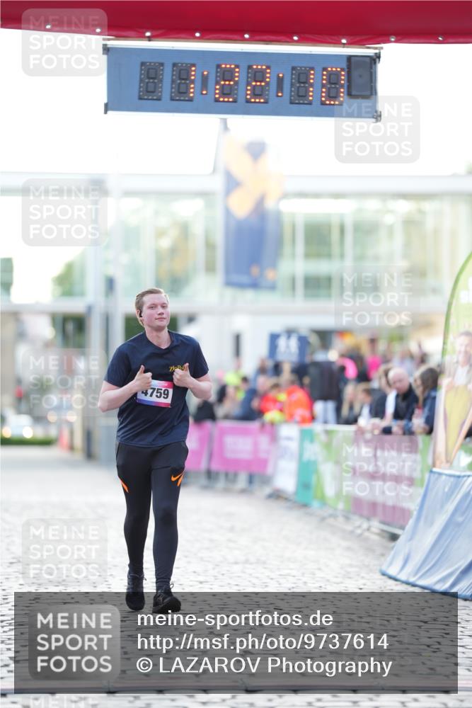 12.06.2026 - Holstenköstenlauf LAZAROV Photography http://msf.ph/oto/9737614 12.06.2026 20:22:09 Laufen 4759 meine-sportfotos.de
