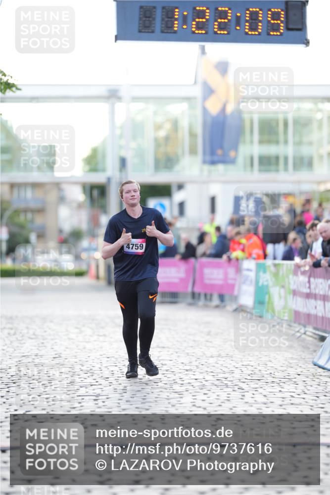 12.06.2026 - Holstenköstenlauf LAZAROV Photography http://msf.ph/oto/9737616 12.06.2026 20:22:08 Laufen 4759 meine-sportfotos.de
