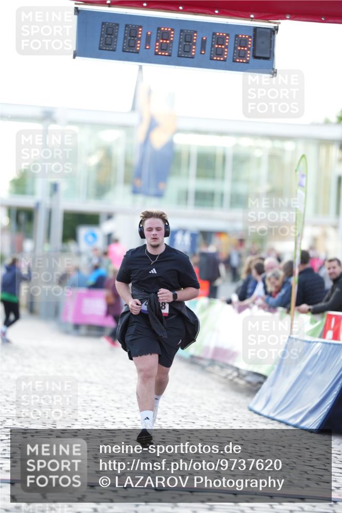 12.06.2026 - Holstenköstenlauf LAZAROV Photography http://msf.ph/oto/9737620 12.06.2026 20:21:32 Laufen 4708 meine-sportfotos.de