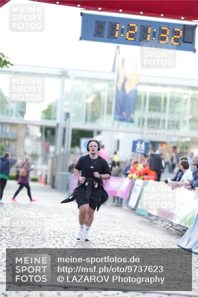 12.06.2026 - Holstenköstenlauf LAZAROV Photography http://msf.ph/oto/9737623 12.06.2026 20:21:30 Laufen 4708 meine-sportfotos.de