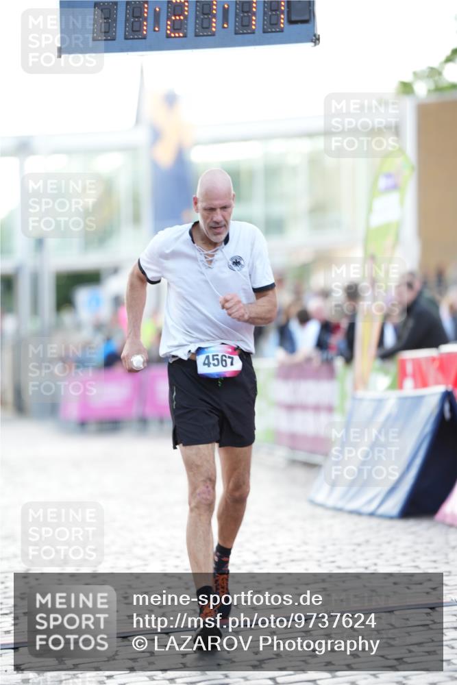 12.06.2026 - Holstenköstenlauf LAZAROV Photography http://msf.ph/oto/9737624 12.06.2026 20:21:15 Laufen 4567 meine-sportfotos.de