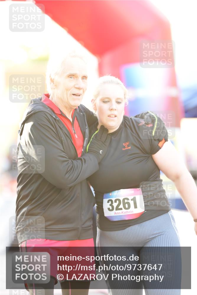 12.06.2026 - Holstenköstenlauf LAZAROV Photography http://msf.ph/oto/9737647 12.06.2026 20:17:32 Laufen 3261, 3262, 3372, 4561 meine-sportfotos.de