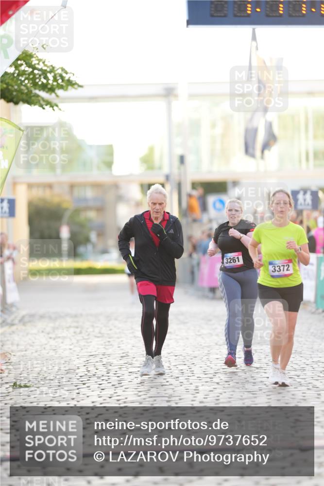 12.06.2026 - Holstenköstenlauf LAZAROV Photography http://msf.ph/oto/9737652 12.06.2026 20:17:26 Laufen 3261, 3262, 3276, 3372 meine-sportfotos.de
