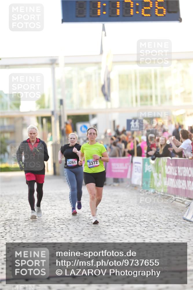 12.06.2026 - Holstenköstenlauf LAZAROV Photography http://msf.ph/oto/9737655 12.06.2026 20:17:25 Laufen 3261, 3262, 3276, 3372 meine-sportfotos.de