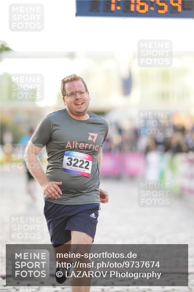 12.06.2026 - Holstenköstenlauf LAZAROV Photography http://msf.ph/oto/9737674 12.06.2026 20:16:53 Laufen 3222, 3321 meine-sportfotos.de