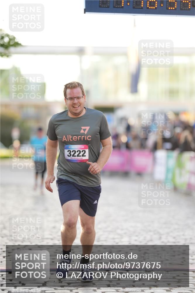 12.06.2026 - Holstenköstenlauf LAZAROV Photography http://msf.ph/oto/9737675 12.06.2026 20:16:52 Laufen 3045, 3222, 3321 meine-sportfotos.de