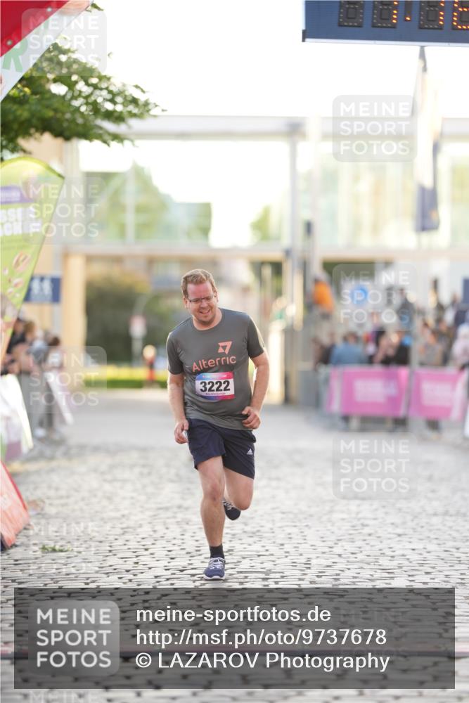 12.06.2026 - Holstenköstenlauf LAZAROV Photography http://msf.ph/oto/9737678 12.06.2026 20:16:51 Laufen 3045, 3222, 3321 meine-sportfotos.de