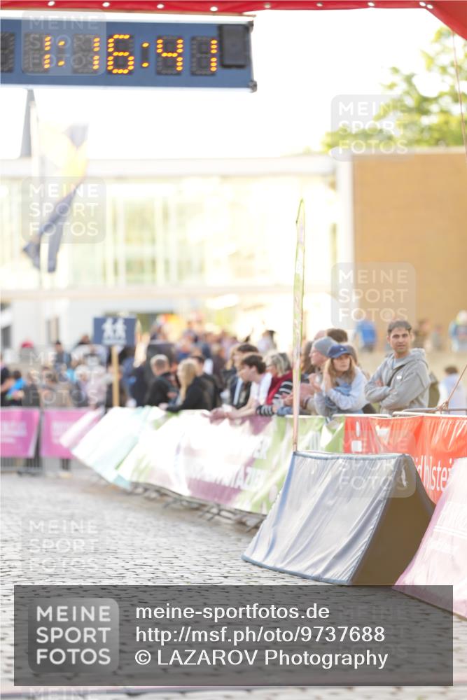 12.06.2026 - Holstenköstenlauf LAZAROV Photography http://msf.ph/oto/9737688 12.06.2026 20:16:39 Laufen 3109, 3110, 3183 meine-sportfotos.de