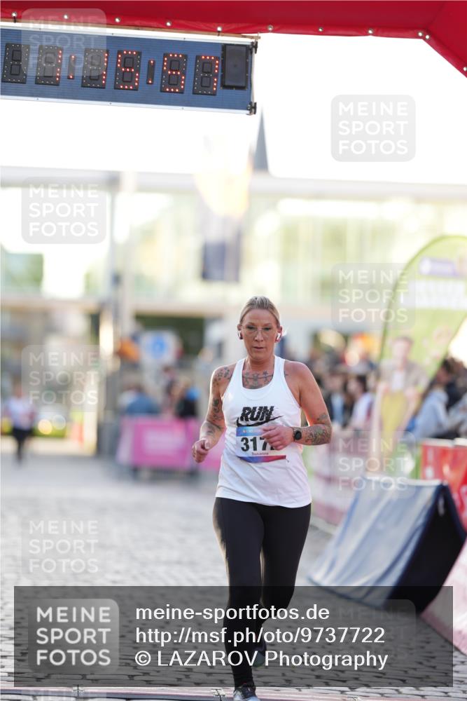 12.06.2026 - Holstenköstenlauf LAZAROV Photography http://msf.ph/oto/9737722 12.06.2026 20:15:56 Laufen 3172 meine-sportfotos.de