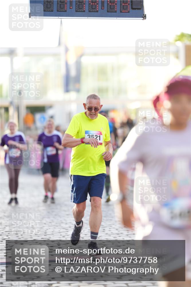 12.06.2026 - Holstenköstenlauf LAZAROV Photography http://msf.ph/oto/9737758 12.06.2026 20:14:42 Laufen 3491, 3493, 3521, 4084, 4089, 4827 meine-sportfotos.de