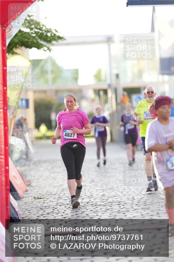 12.06.2026 - Holstenköstenlauf LAZAROV Photography http://msf.ph/oto/9737761 12.06.2026 20:14:39 Laufen 3491, 3521, 4827 meine-sportfotos.de