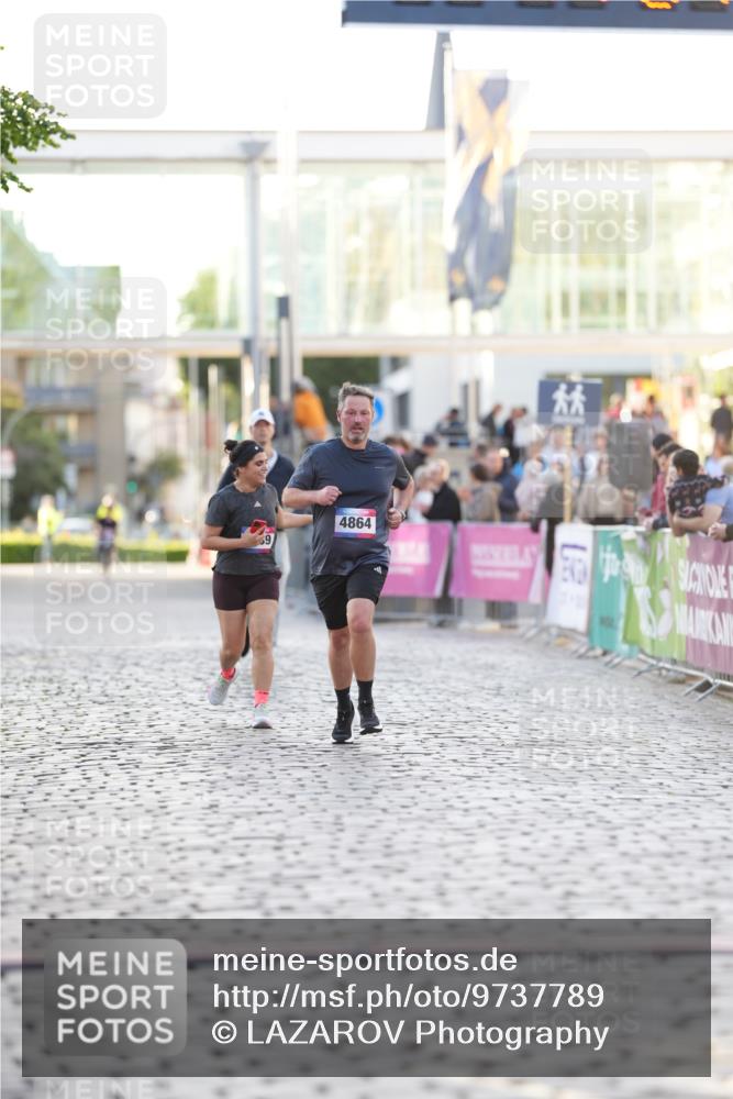 12.06.2026 - Holstenköstenlauf LAZAROV Photography http://msf.ph/oto/9737789 12.06.2026 20:14:02 Laufen 4864 meine-sportfotos.de