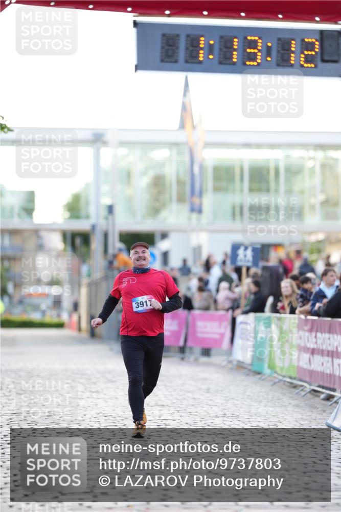 12.06.2026 - Holstenköstenlauf LAZAROV Photography http://msf.ph/oto/9737803 12.06.2026 20:13:11 Laufen 3917 meine-sportfotos.de