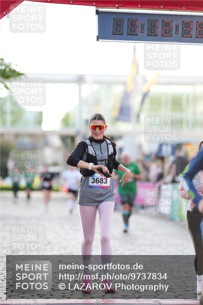 12.06.2026 - Holstenköstenlauf LAZAROV Photography http://msf.ph/oto/9737834 12.06.2026 20:12:37 Laufen 3683, 3828, 4150 meine-sportfotos.de