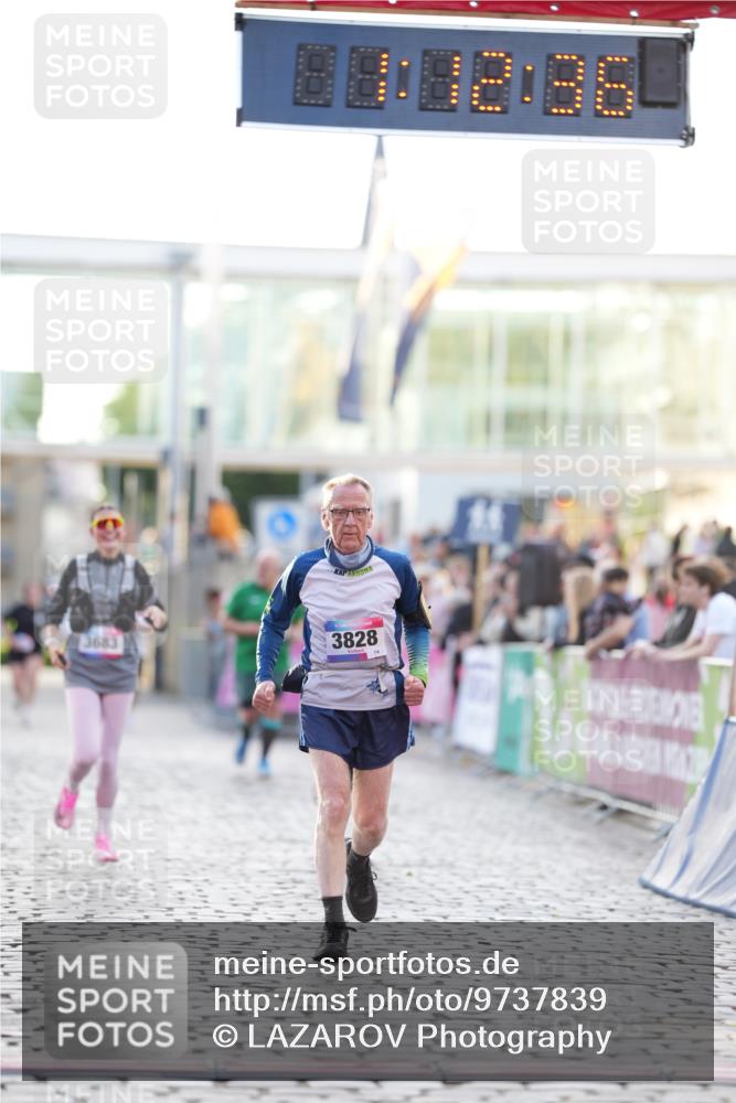 12.06.2026 - Holstenköstenlauf LAZAROV Photography http://msf.ph/oto/9737839 12.06.2026 20:12:34 Laufen 3201, 3204, 3683, 3828, 4150 meine-sportfotos.de