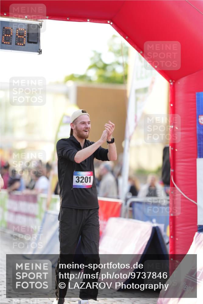 12.06.2026 - Holstenköstenlauf LAZAROV Photography http://msf.ph/oto/9737846 12.06.2026 20:12:28 Laufen 3140, 3201, 3204 meine-sportfotos.de