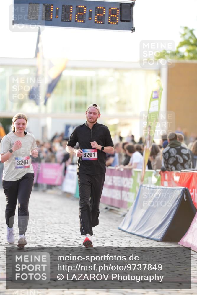12.06.2026 - Holstenköstenlauf LAZAROV Photography http://msf.ph/oto/9737849 12.06.2026 20:12:26 Laufen 3140, 3141, 3201, 3204 meine-sportfotos.de