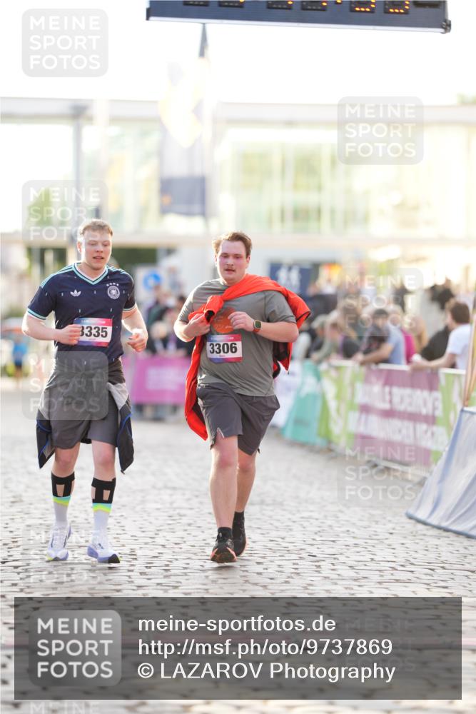 12.06.2026 - Holstenköstenlauf LAZAROV Photography http://msf.ph/oto/9737869 12.06.2026 20:11:51 Laufen 3306, 3335, 4019, 4389 meine-sportfotos.de