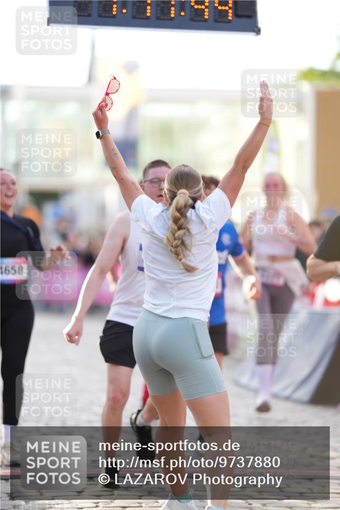 12.06.2026 - Holstenköstenlauf LAZAROV Photography http://msf.ph/oto/9737880 12.06.2026 20:11:43 Laufen 3371, 4429, 4433, 4657, 4658, 4822, 4913 meine-sportfotos.de