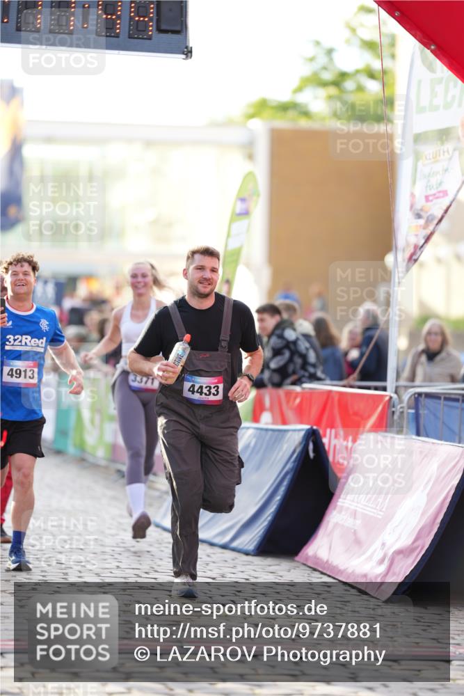 12.06.2026 - Holstenköstenlauf LAZAROV Photography http://msf.ph/oto/9737881 12.06.2026 20:11:42 Laufen 3371, 4429, 4433, 4657, 4658, 4822, 4913 meine-sportfotos.de