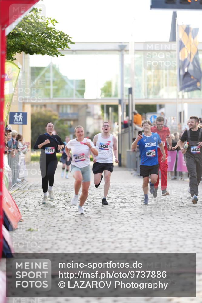 12.06.2026 - Holstenköstenlauf LAZAROV Photography http://msf.ph/oto/9737886 12.06.2026 20:11:40 Laufen 3371, 4429, 4433, 4657, 4658, 4822, 4913 meine-sportfotos.de