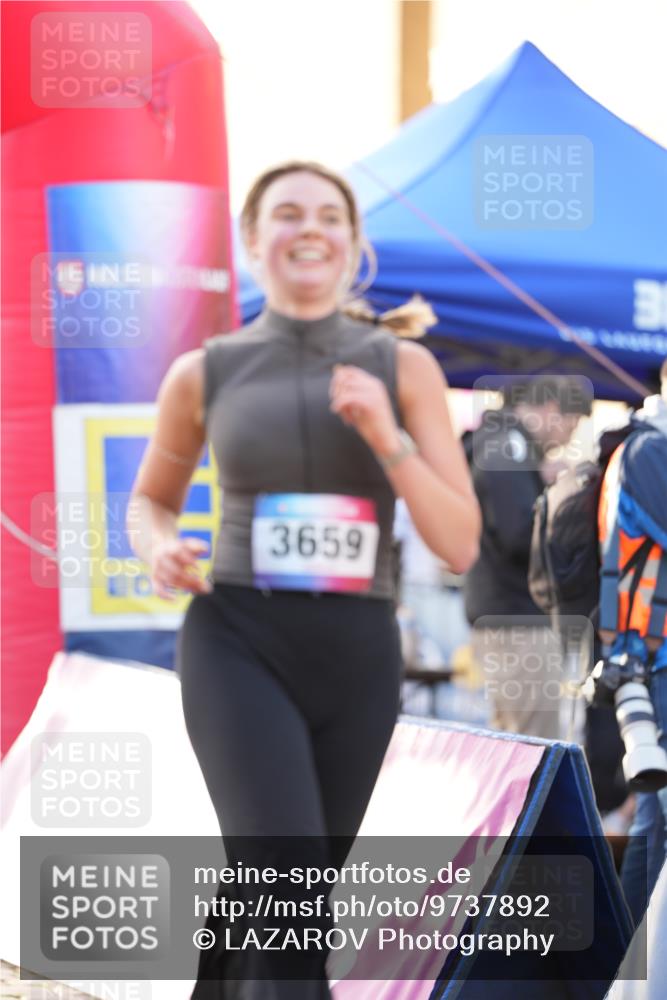 12.06.2026 - Holstenköstenlauf LAZAROV Photography http://msf.ph/oto/9737892 12.06.2026 20:11:09 Laufen 3105, 3337, 3338, 3659 meine-sportfotos.de