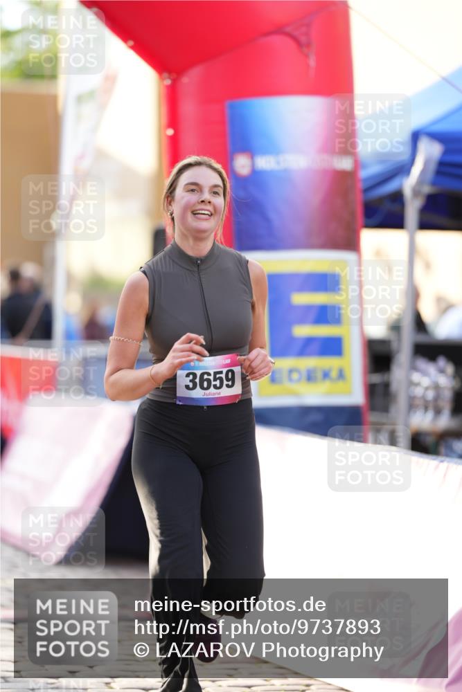 12.06.2026 - Holstenköstenlauf LAZAROV Photography http://msf.ph/oto/9737893 12.06.2026 20:11:09 Laufen 3105, 3337, 3338, 3659 meine-sportfotos.de