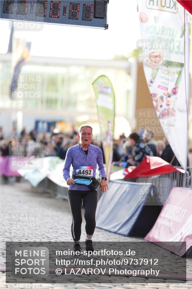 12.06.2026 - Holstenköstenlauf LAZAROV Photography http://msf.ph/oto/9737912 12.06.2026 20:10:46 Laufen 4492 meine-sportfotos.de