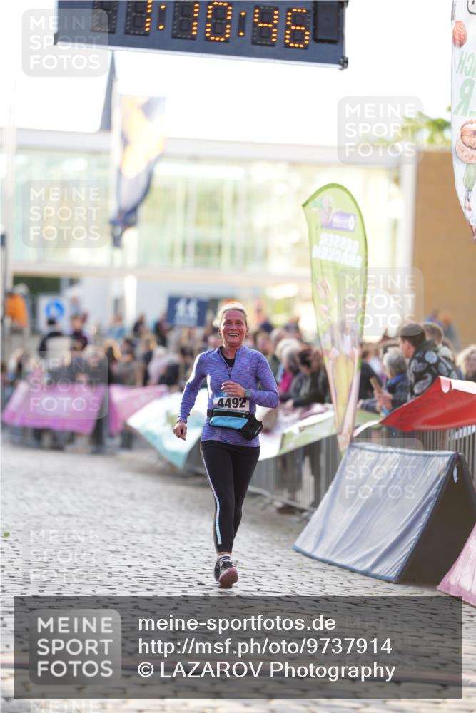 12.06.2026 - Holstenköstenlauf LAZAROV Photography http://msf.ph/oto/9737914 12.06.2026 20:10:45 Laufen 4492 meine-sportfotos.de